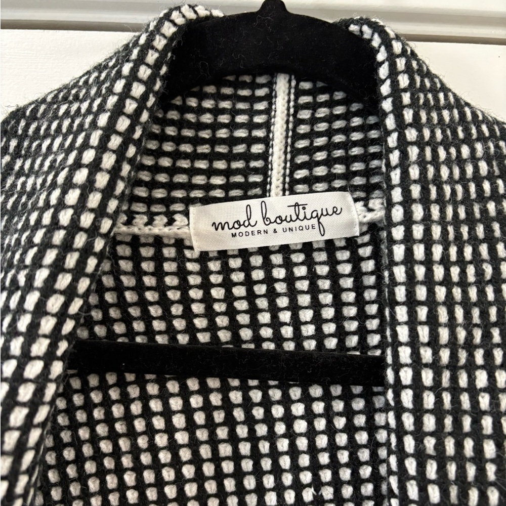 Black and White Women's Waffle Knit Cardigan - Picture 5 of 6